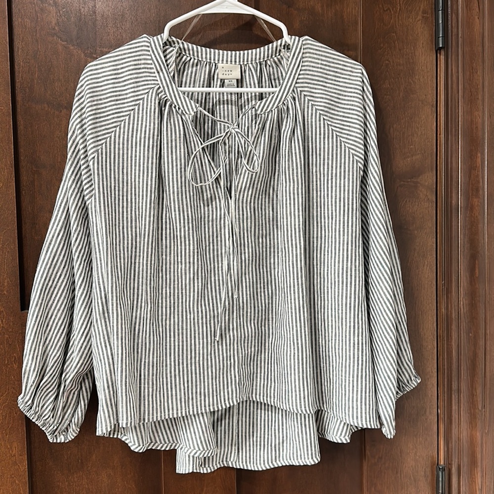 A new day gray/black and white striped tie front oversized shirt XS